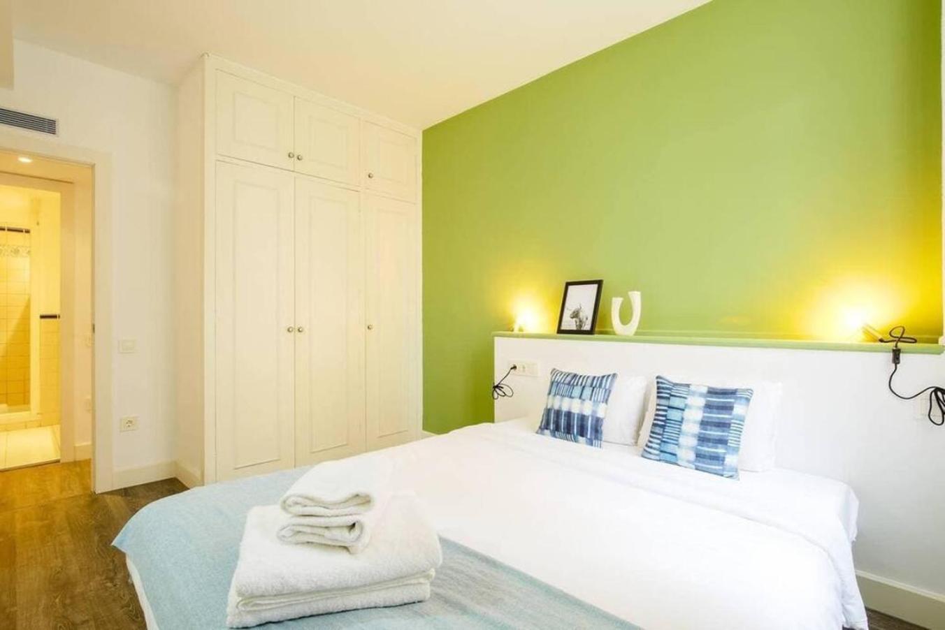 Apartamento Colorful With Cozy Terrace In Gracia Barcelona Exterior foto